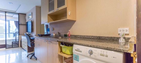 Studio in the Condo in Watthana, Thailand No. 10070 7