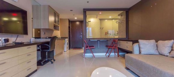 Studio in the Condo in Watthana, Thailand No. 10070 3