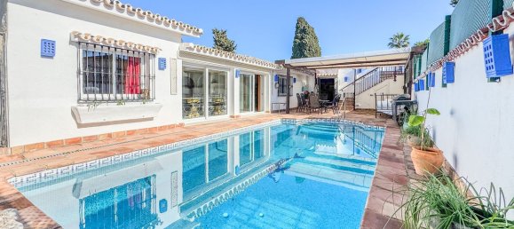 4 bedrooms Villa in Estepona, Spain No. 23638 9