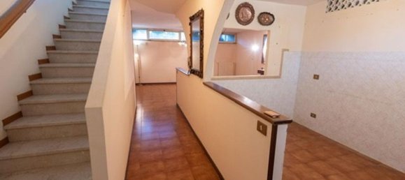 7 rooms House in Luni, Italy No. 99199 20