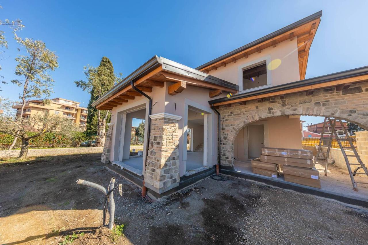 4غرفة فيلا في Rome, Italy رقم 30280