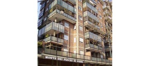 1 room Commercial property in Turin, Italy No. 308545 19