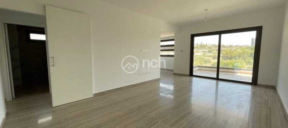 2 bedrooms Apartment in Limassol, Cyprus No. 10900 4