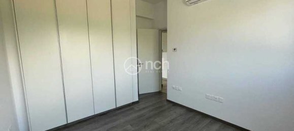 2 bedrooms Apartment in Limassol, Cyprus No. 10900 7