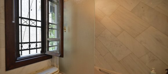 Propiedad comercial de 4 dormitorios en Voula, Greece No. 7448 11