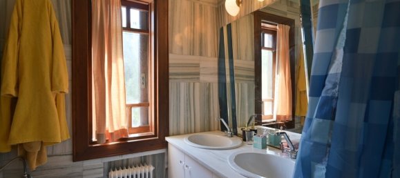 Propiedad comercial de 4 dormitorios en Voula, Greece No. 7448 7