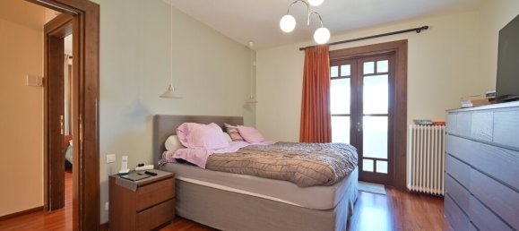 Propiedad comercial de 4 dormitorios en Voula, Greece No. 7448 15