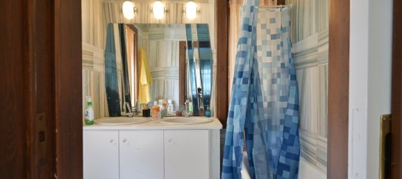 Propiedad comercial de 4 dormitorios en Voula, Greece No. 7448 14