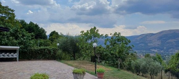 2 bedrooms House in Muro Lucano, Italy No. 33807 4