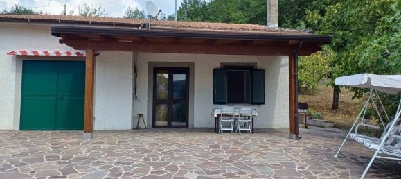 2 bedrooms House in Muro Lucano, Italy No. 33807 3
