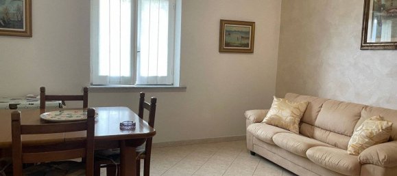 2 bedrooms House in Muro Lucano, Italy No. 33807 13