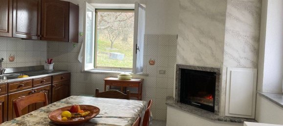 2 bedrooms House in Muro Lucano, Italy No. 33807 12