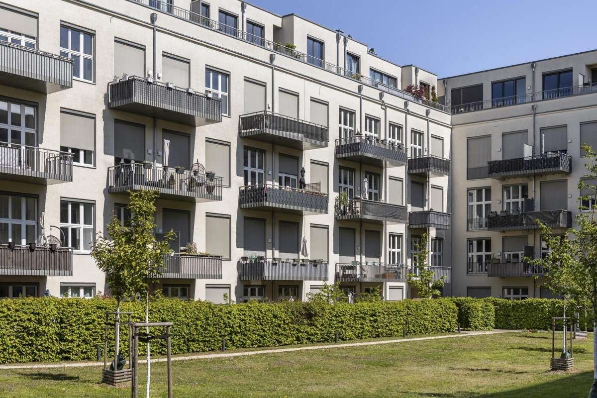 Квартира с 2 комнатами в Лихтерфельде, Германия № 333153