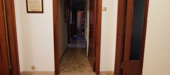 5 rooms Apartment in Sulmona, Italy No. 156030 2