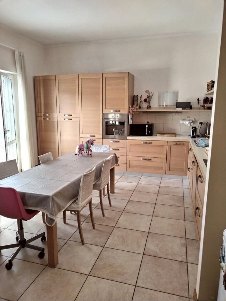 Apartamento de 4 dormitorios en Carrara, Italy No. 334792