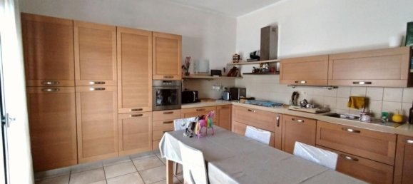 Apartamento de 4 dormitorios en Carrara, Italy No. 334792 2