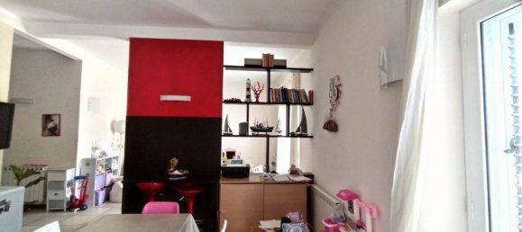 Apartamento de 4 dormitorios en Carrara, Italy No. 334792 3