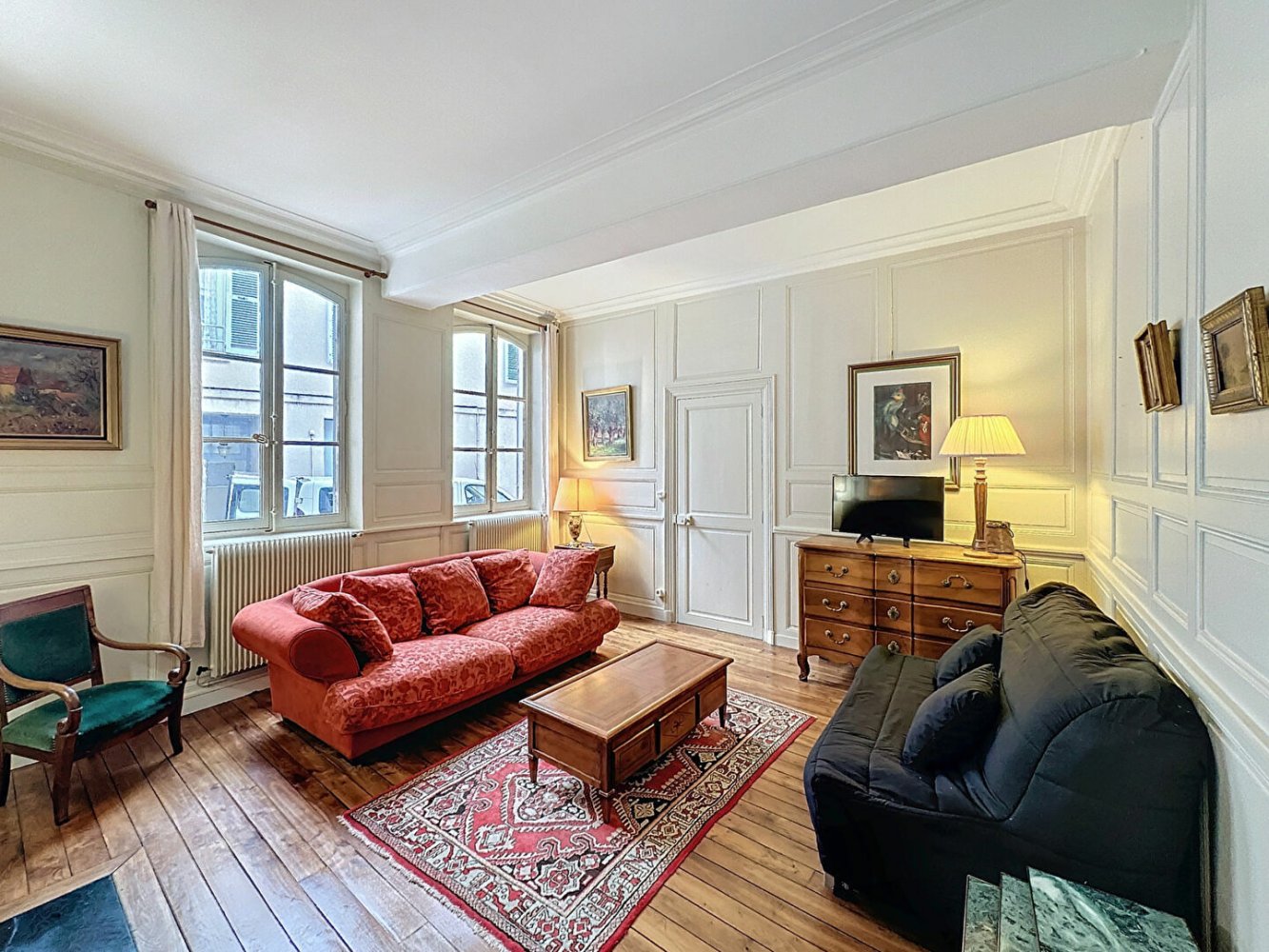 5 bedrooms House in Auxerre, France No. 204708