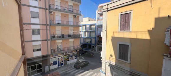 Apartamento de 2 habitaciónes en Bari, Italy No. 24010 9