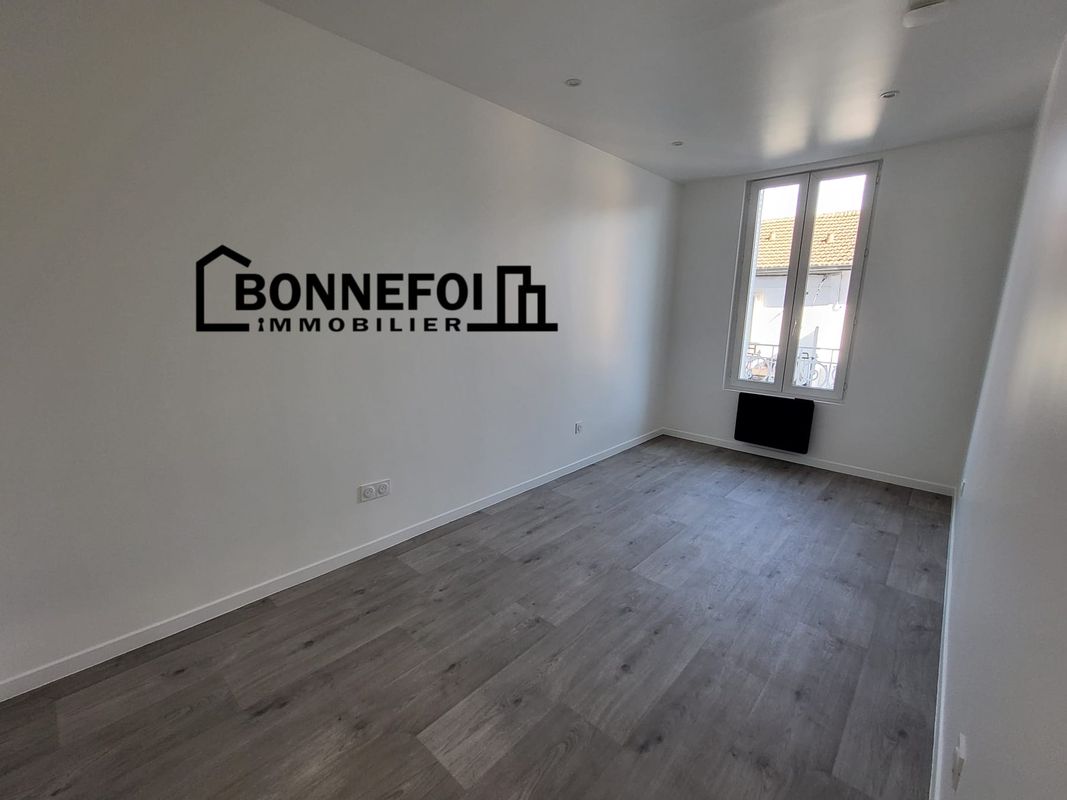 1 bedroom Apartment in Champigny-sur-Marne, France No. 171470