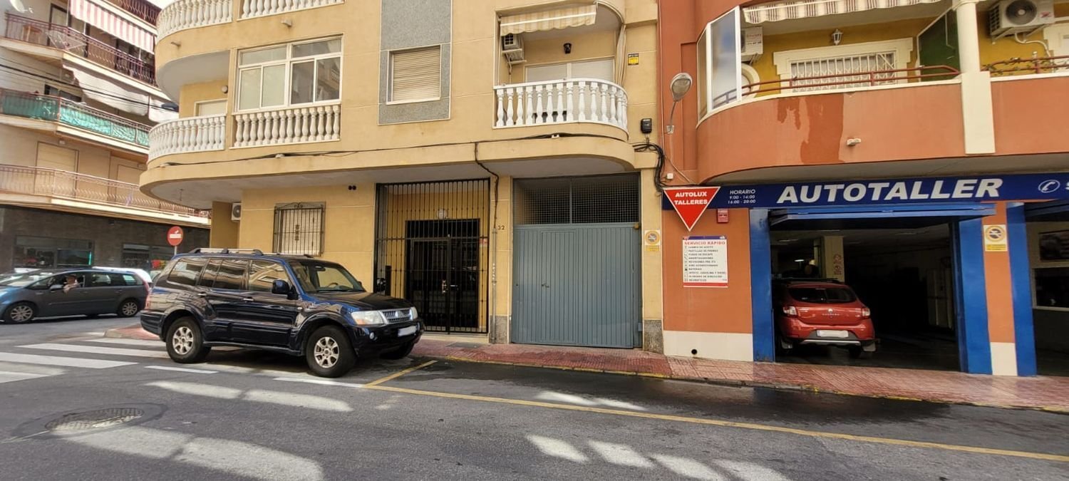  Parking in Torrevieja, Spain No. 181445