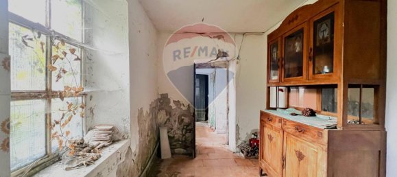 6 rooms House in Borgo Val di Taro, Italy No. 71084 12