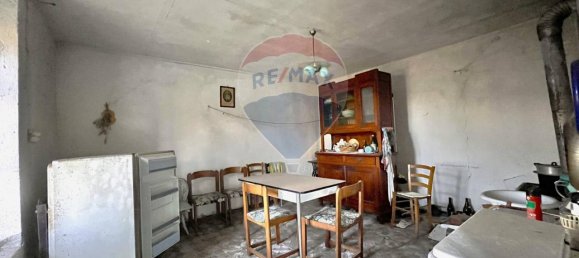 6 rooms House in Borgo Val di Taro, Italy No. 71084 7