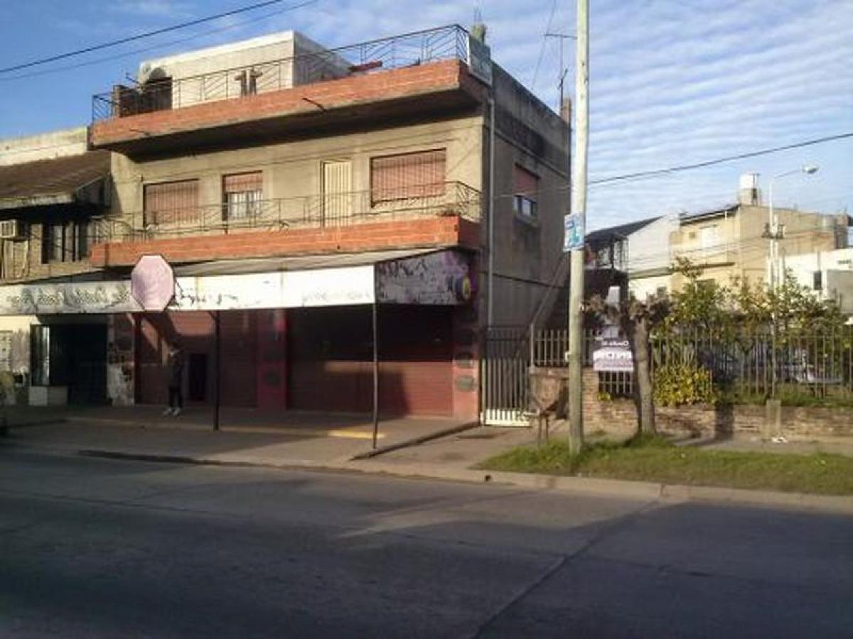2 bedrooms Commercial property in Bermudez, Argentina No. 23923