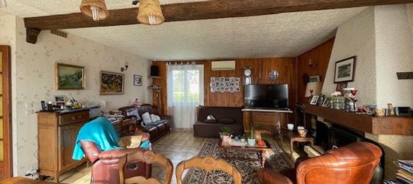 2 Schlafzimmer Haus in Saint-Ay, France, Nr. 251201 3