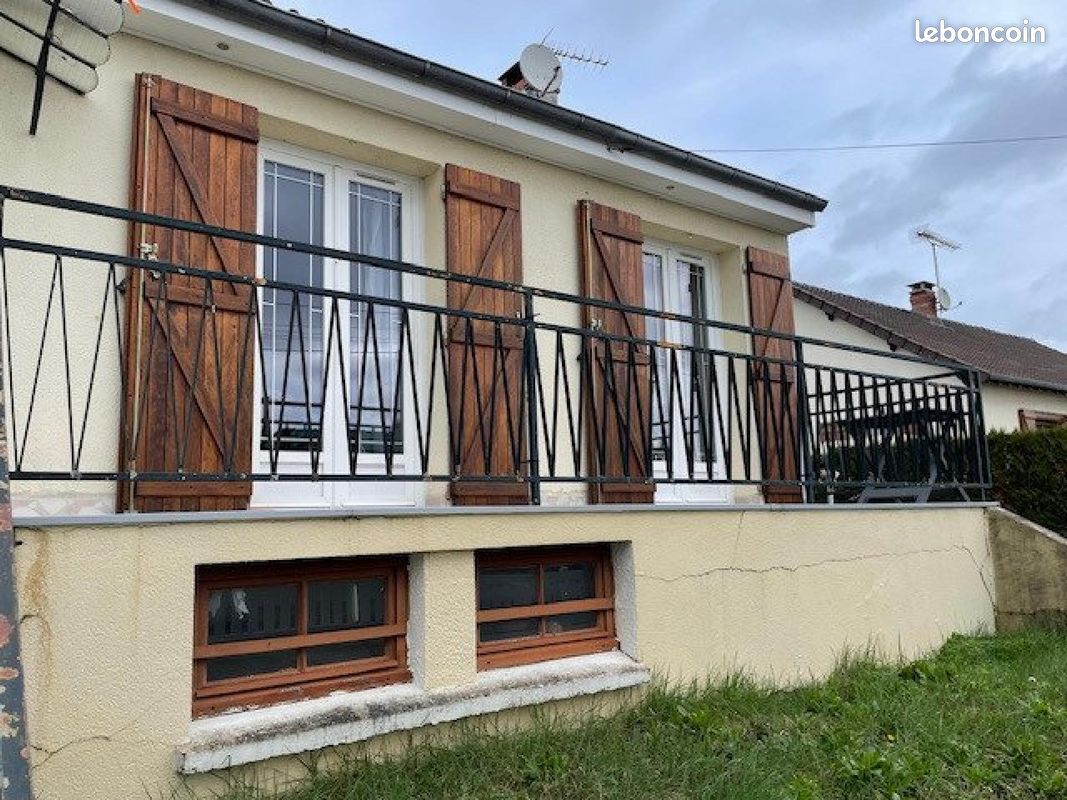 2 Schlafzimmer Haus in Saint-Ay, France, Nr. 251201