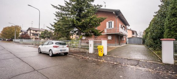 5 rooms Villa in Reggio Emilia, Italy No. 163893 3
