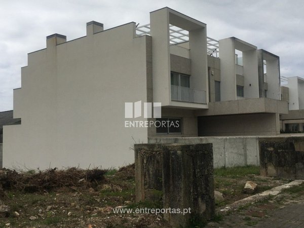 Земельный участок 424м² в Виана ду Каштелу, Португалия № 154453