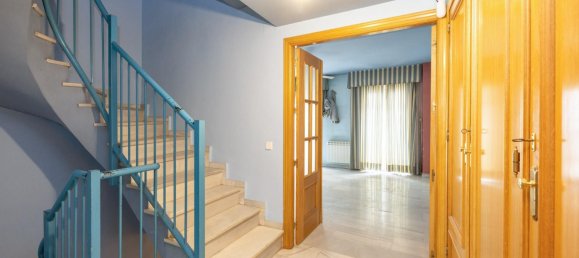 3 bedrooms Townhouse in Granada, Spain No. 158529 3