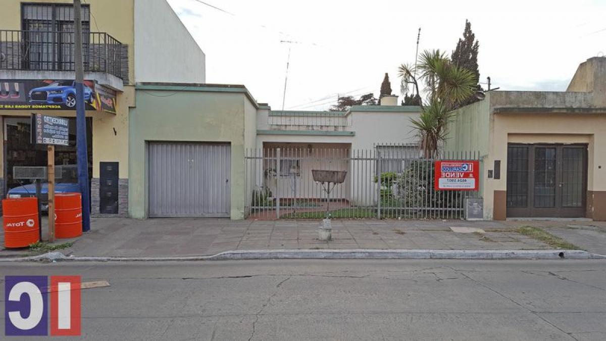 3 bedrooms House in Ituzaingo, Argentina No. 87583