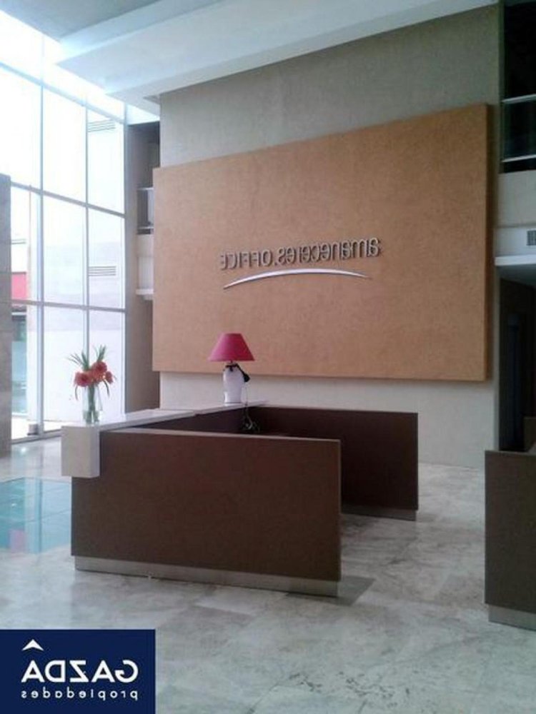 80m² Office in Ezeiza, Argentina No. 23077