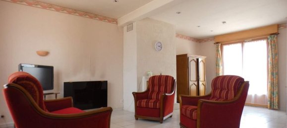 Casa de 3 dormitorios en Dordives, France No. 253766 4