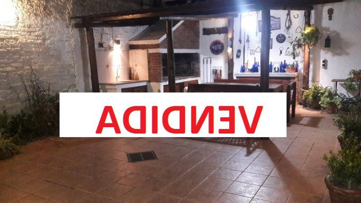 3 bedrooms House in Montevideo, Uruguay No. 4881