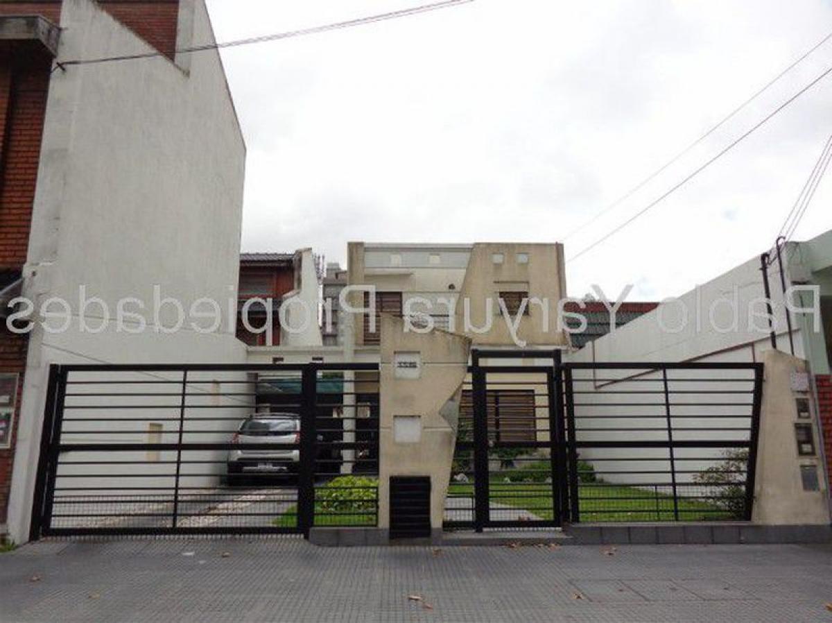 3 bedrooms House in Tres de Febrero, Argentina No. 20181