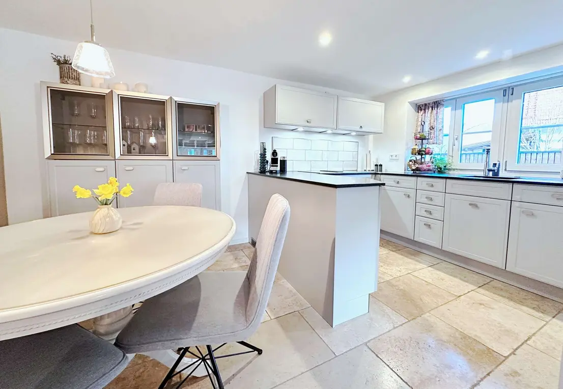 5 rooms Apartment in Landsberg am Lech, Germany No. 212613