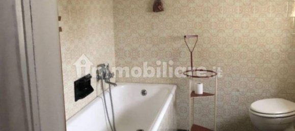 Casa de 3 dormitorios en Quistello, Italy No. 2355 2