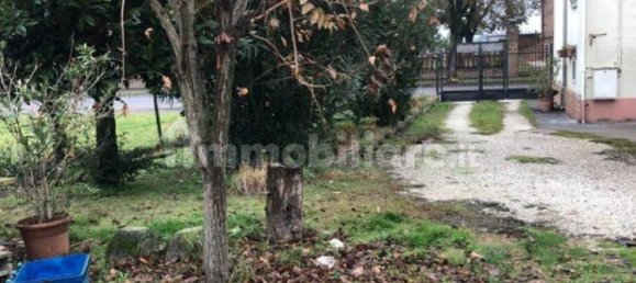 Casa de 3 dormitorios en Quistello, Italy No. 2355 13