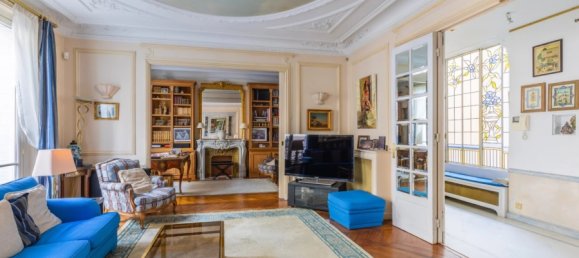 4 bedrooms Apartment in Paris, France No. 105874 5