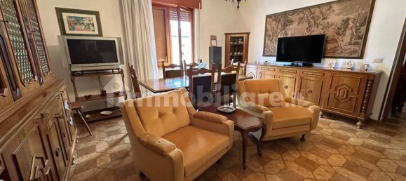 8 bedrooms House in Avezzano, Italy No. 26281 9