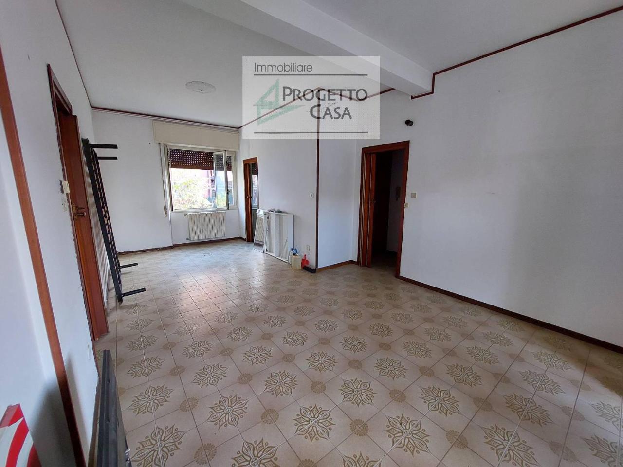 3 rooms Apartment in Omegna, Italy No. 28303
