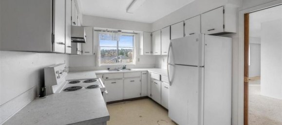 3 bedrooms House in British Columbia, Canada No. 1168 7