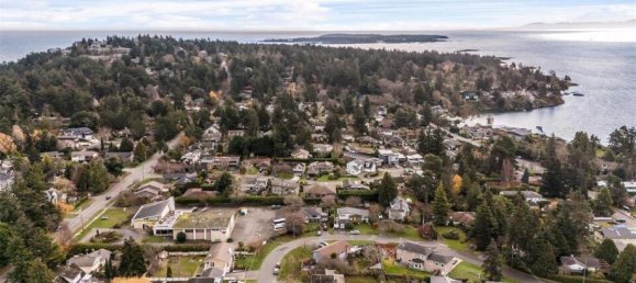 3 bedrooms House in British Columbia, Canada No. 1168 3