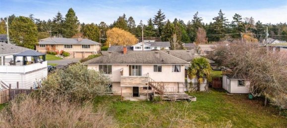 3 bedrooms House in British Columbia, Canada No. 1168 10