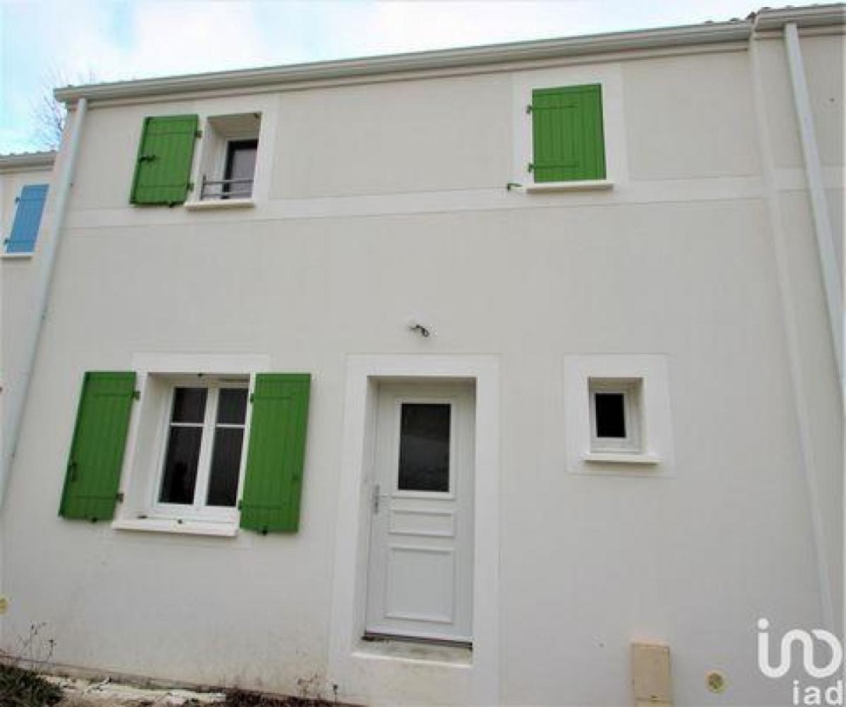 2 bedrooms House in Breuillet, France No. 28093