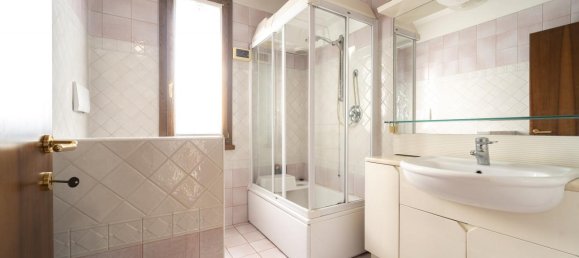 5 rooms House in Vicenza, Italy No. 120426 44