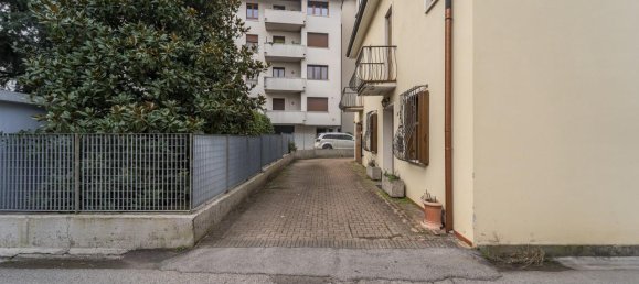 5 rooms House in Vicenza, Italy No. 120426 3